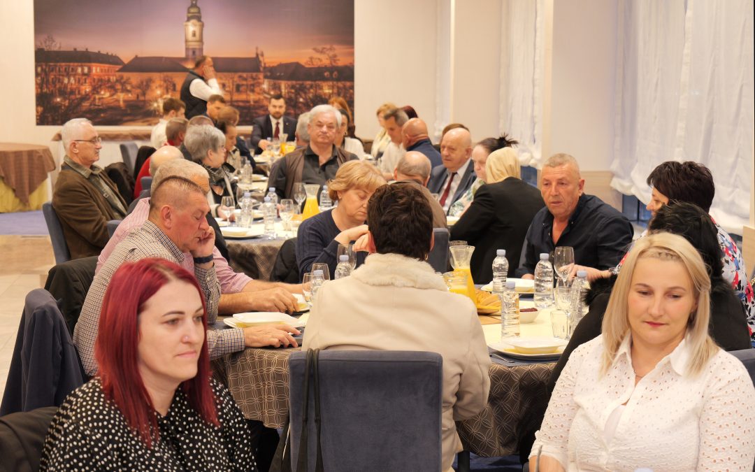 Iftar s Bošnjacima Karlovačke županije i županicom Martinom Furdek-Hajdin
