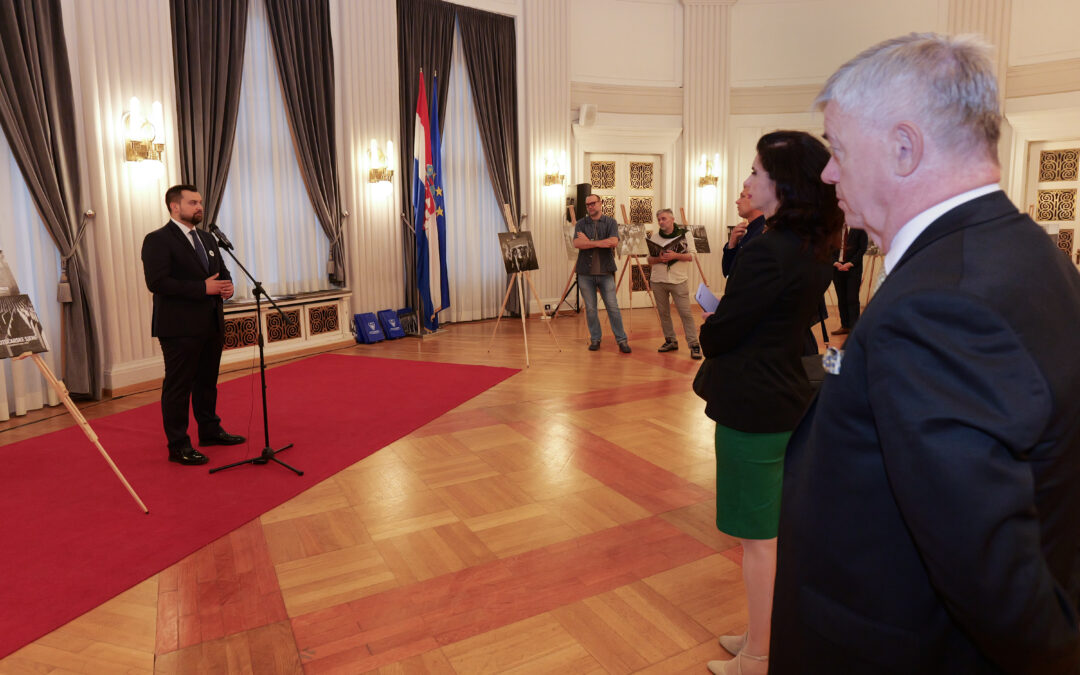 Otvorena izložba “Potočarske sjene”