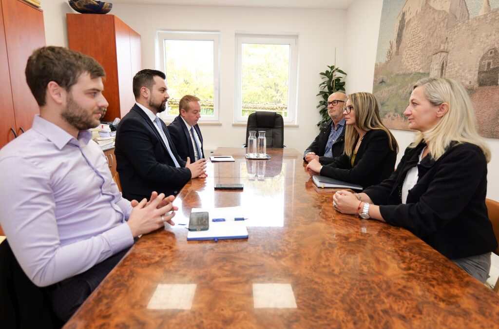 Armin Hodžić u posjeti Labinu, Raši i Kršanu – susret sa predstavnicima vlasti