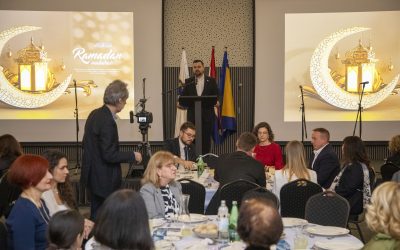 Na ženskom iftaru povodom Dana žena više od 400 sudionica