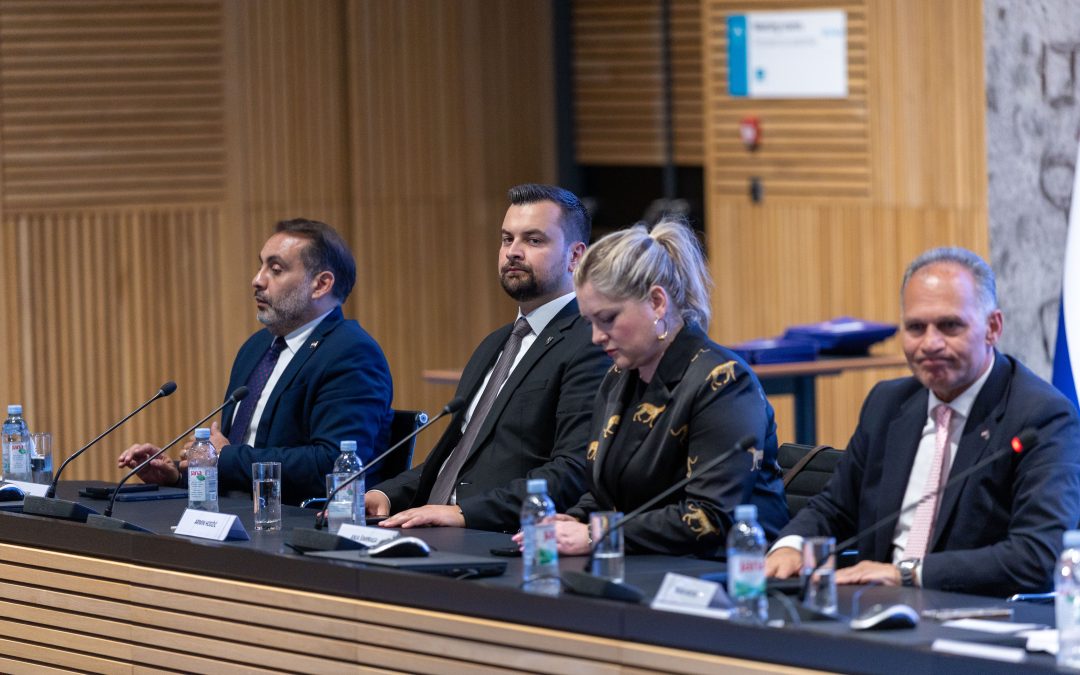 Hodžić prisustvovao uručenju ugovora općinama naseljenim nacionalnim manjinama